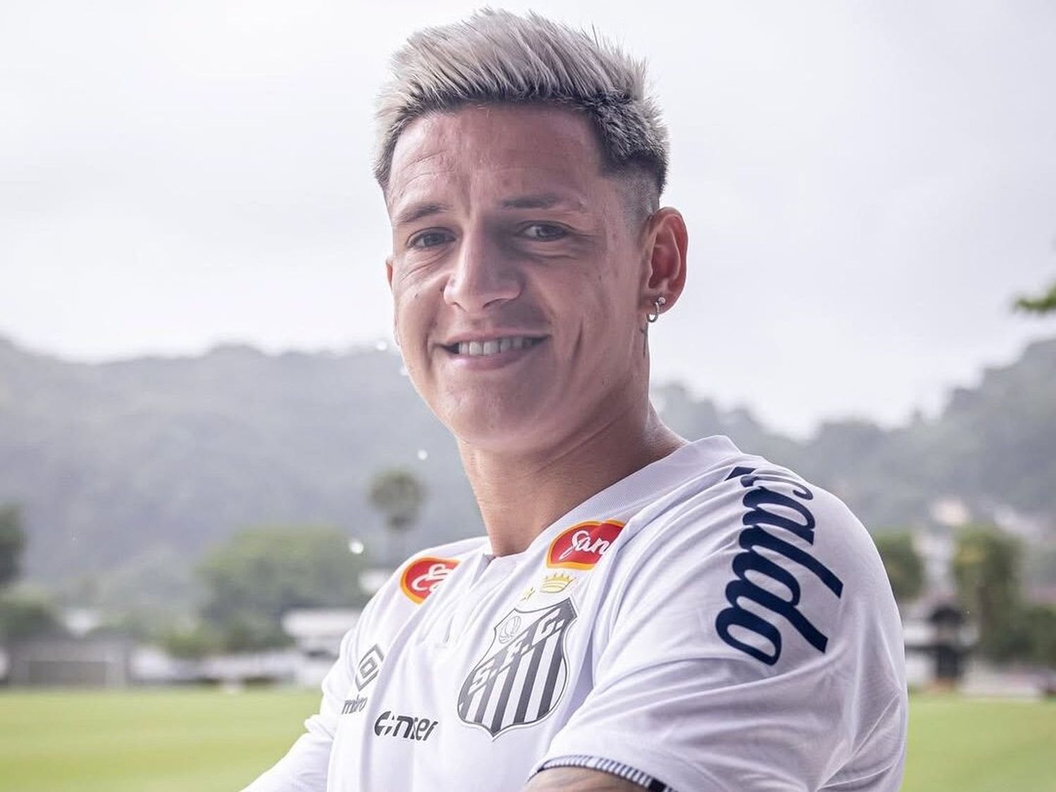 Neymar regresa al Santos. Compartirá equipo con el concordiense “Leo” Godoy