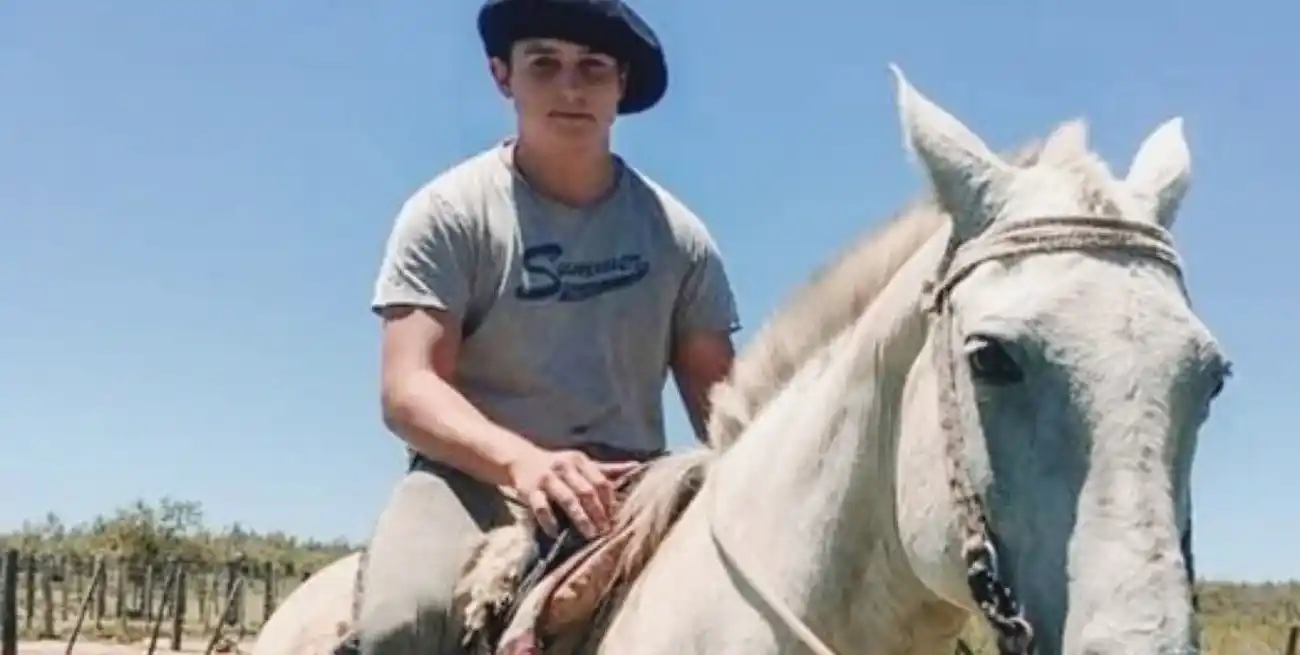 Tristeza: intentó salvar a uno de los caballos que tanto quería, y perdió la vida por una descarga eléctrica