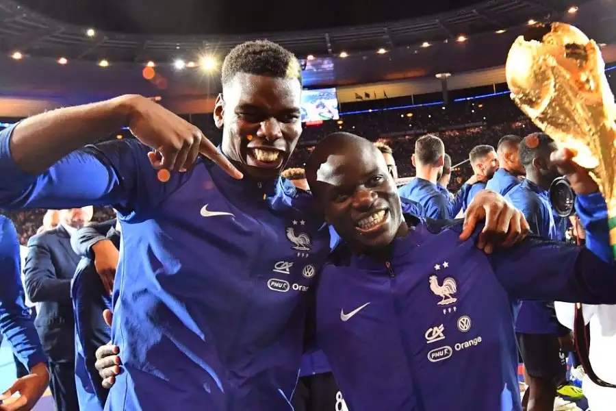 Pogba y Kanté, en los festejos por la obtención del Mundial Rusia 2018