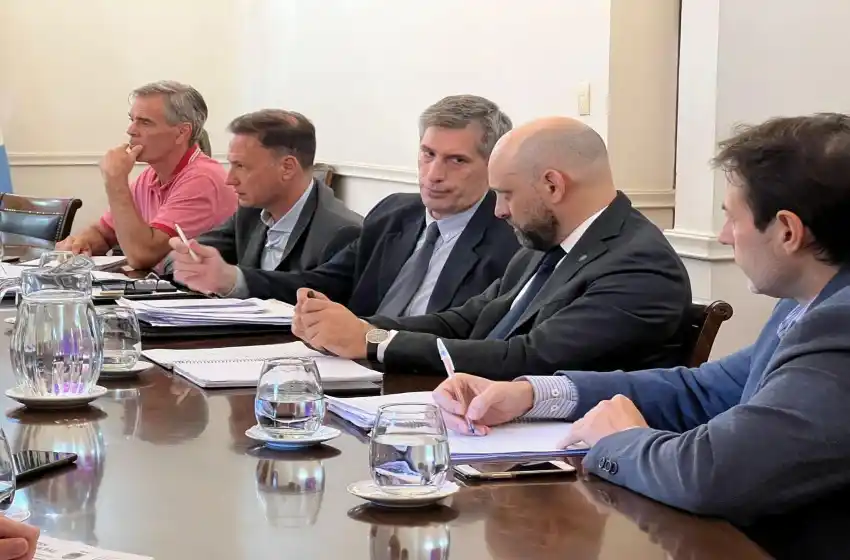 Autoridades de la provincia y la Bolsa de Comercio se reunieron para buscar financiamiento de obras