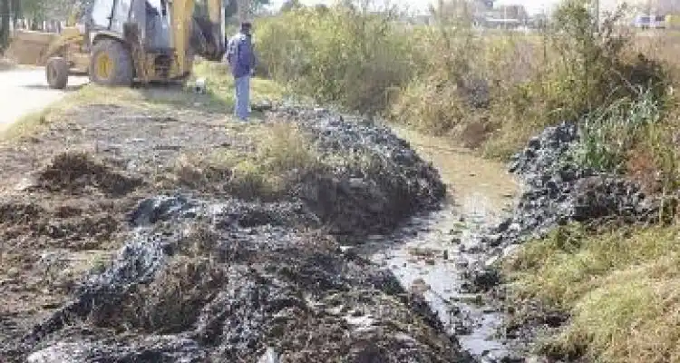 Trabajos en la zona de la Escuela 4