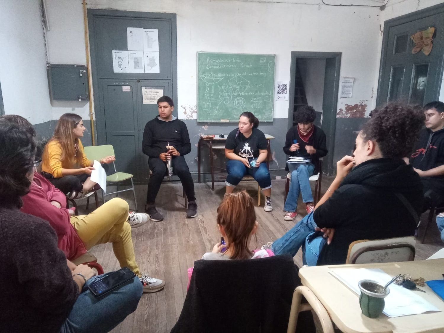 La concejal Esnaola se reunió con estudiantes terciarios.