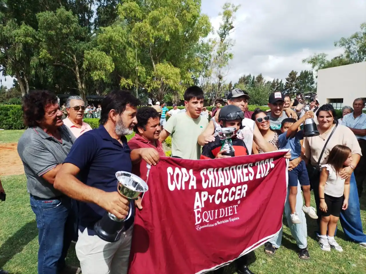 Turf: Radiante Boy y Noah Tom, los ganadores de la Copa Criadores