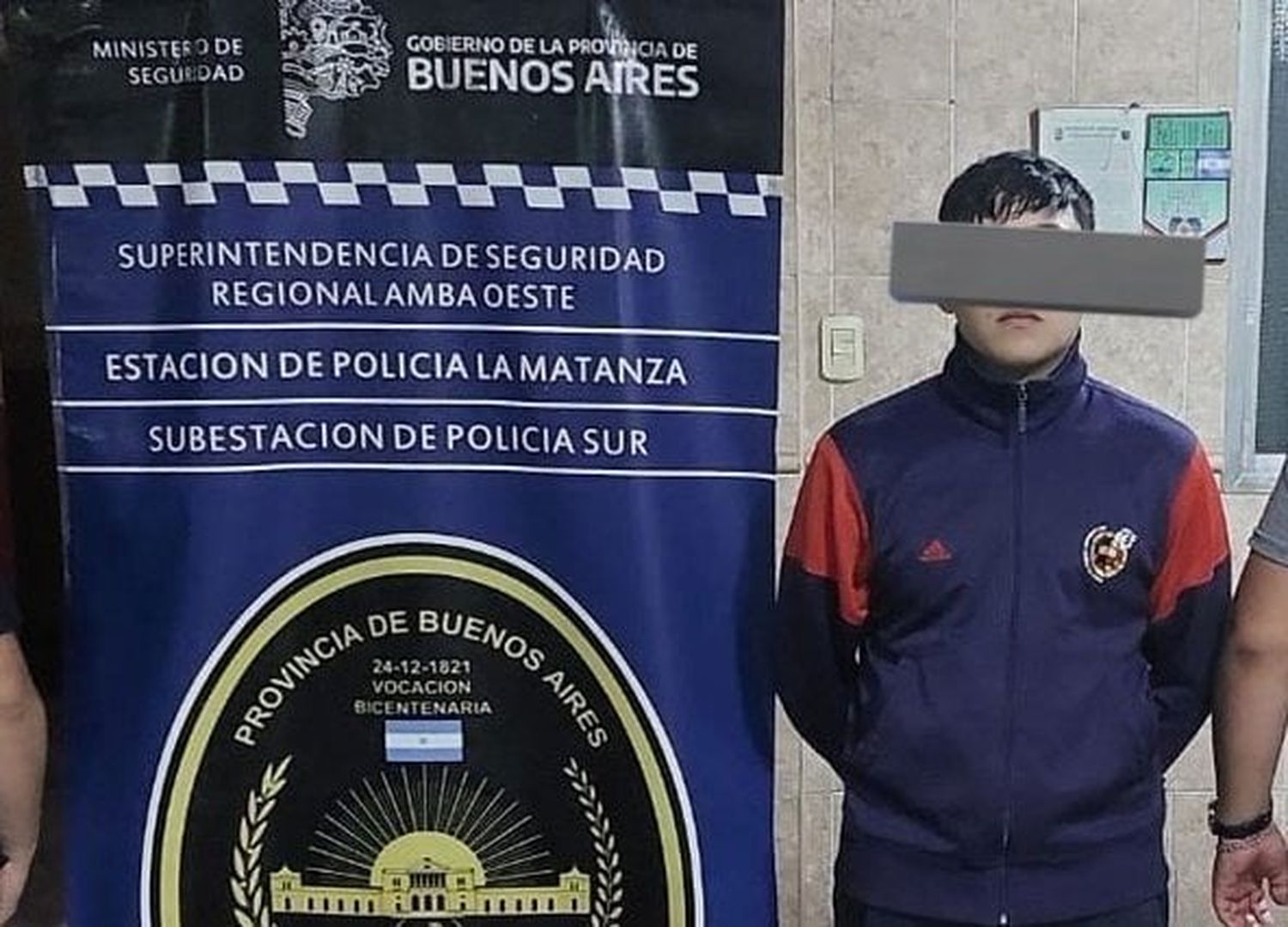 El joven de 18 años fue entregado por su padre en una comisaría de Laferrere.