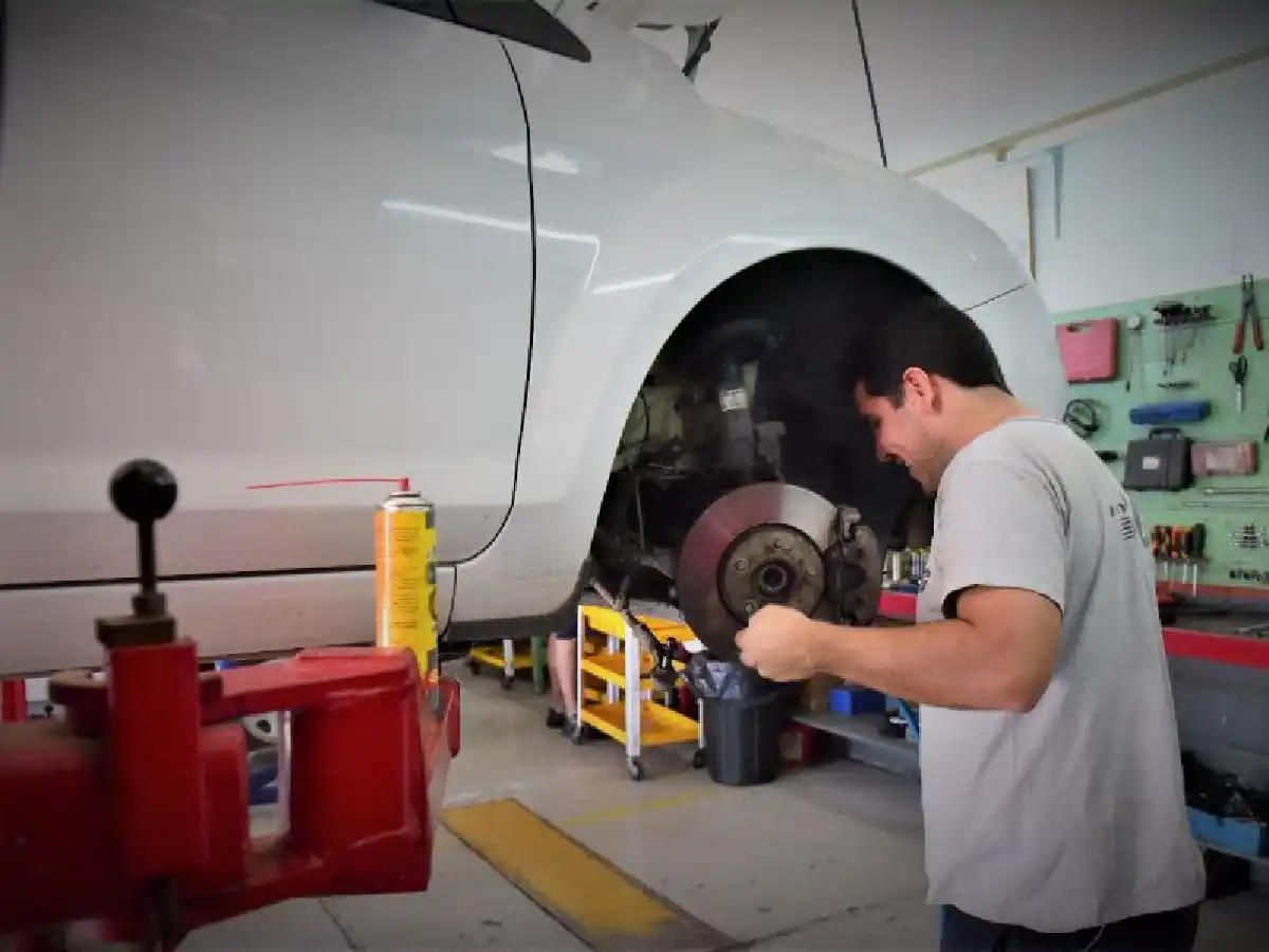 Por la crisis, los automovilistas postergan el service de sus vehículos
