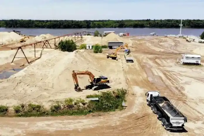 Citan a funcionarios a declarar por la extracción de arena de Ibicuy y Gualeguaychú para el yacimiento de Vaca Muerta