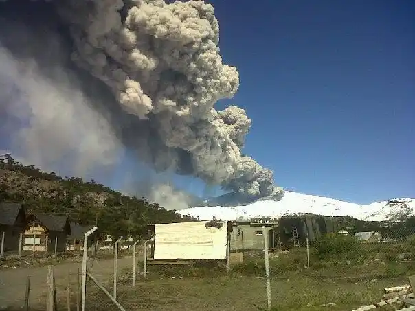 Alerta amarilla por la erupción del volcán Copahue de Neuquén 