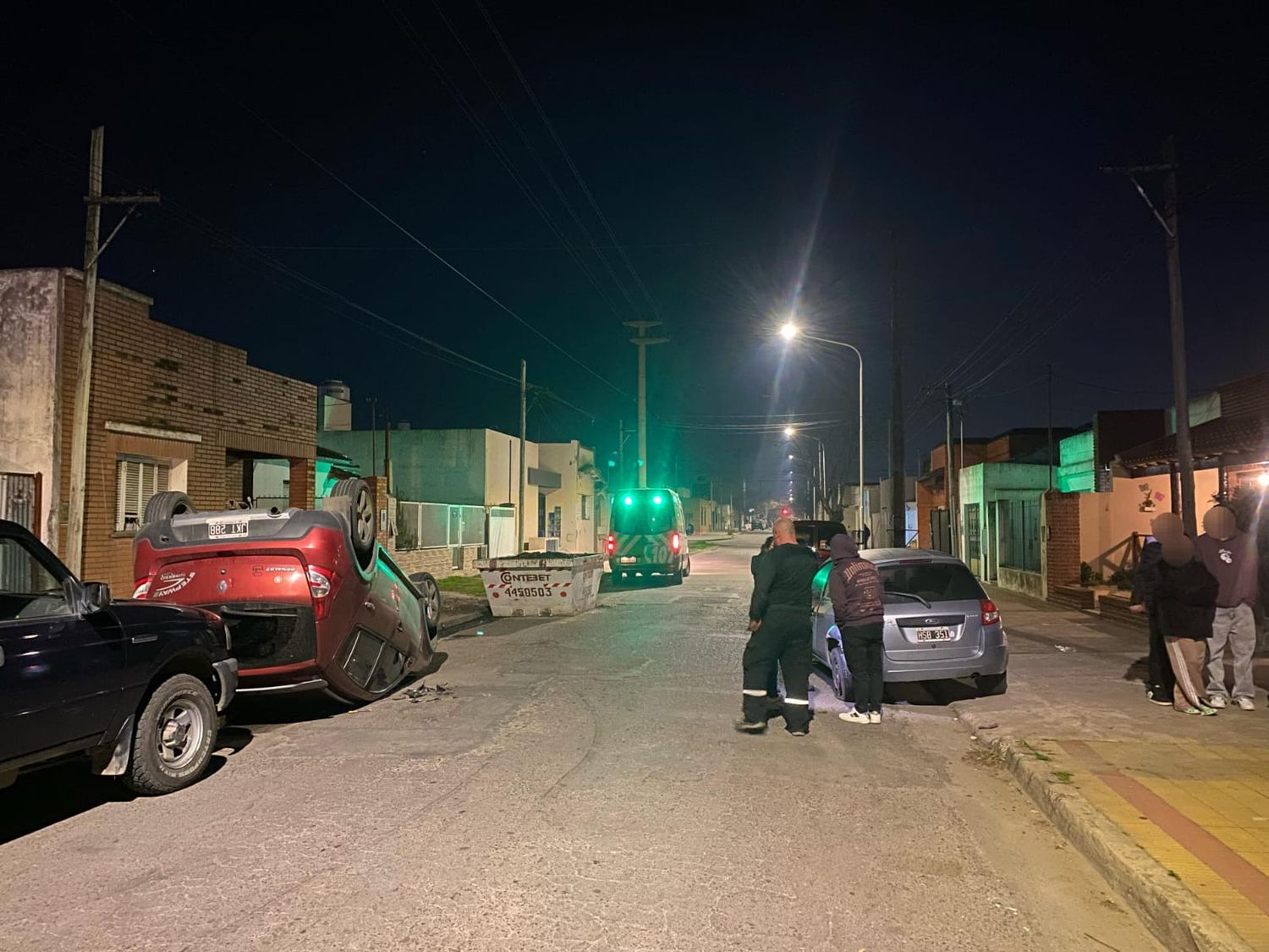 Accidente de tránsito en Tandil: ocurrió en Ameghino entre Santa Fe y Ugarte. Una mujer y un menor de edad fueron hospitalizados.