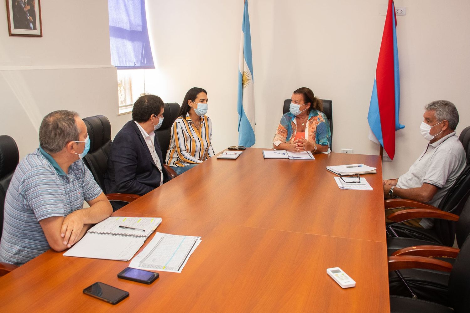 Coordinan mejoras viales para el departamento Nogoyá