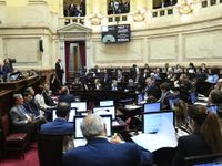Los senadores tendrán otro aumento y pasarán a cobrar más de $9,5 millones