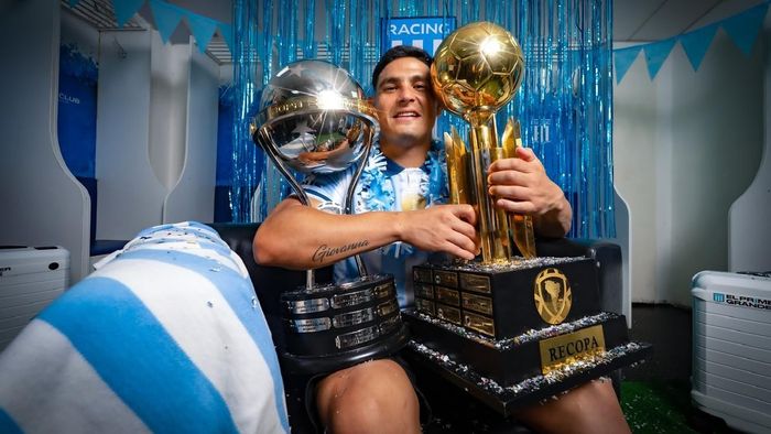 Salas se despidió de Racing con críticas a Diego Milito