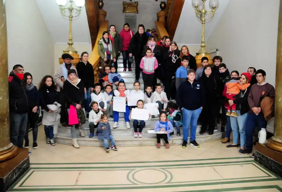 Después de 45 días, los alumnos de las escuelas de Fulton volvieron a tener transporte