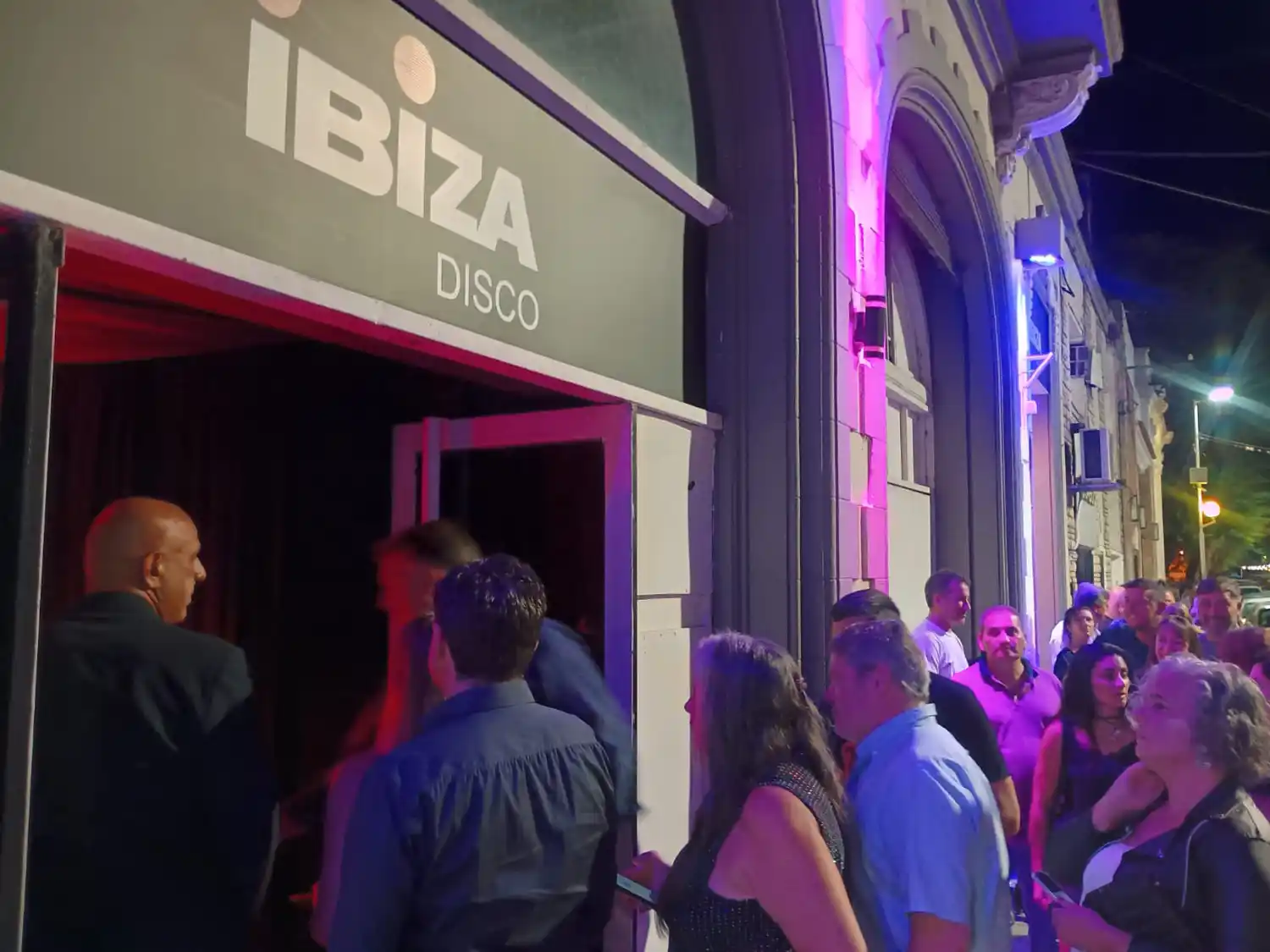 La Fiesta Ibiza tuvo lugar este sábado por la noche. Foto: La Opinión.
