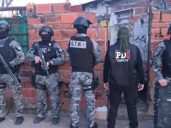 Detuvieron a dos sospechosos por una balacera contra un domicilio de la zona noroeste