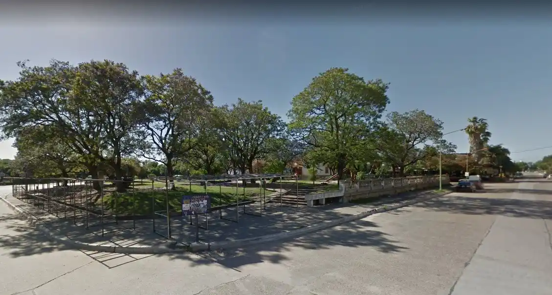 Juntaron firmas para cambiar el nombre de la plaza Colón por Pueblos Originarios