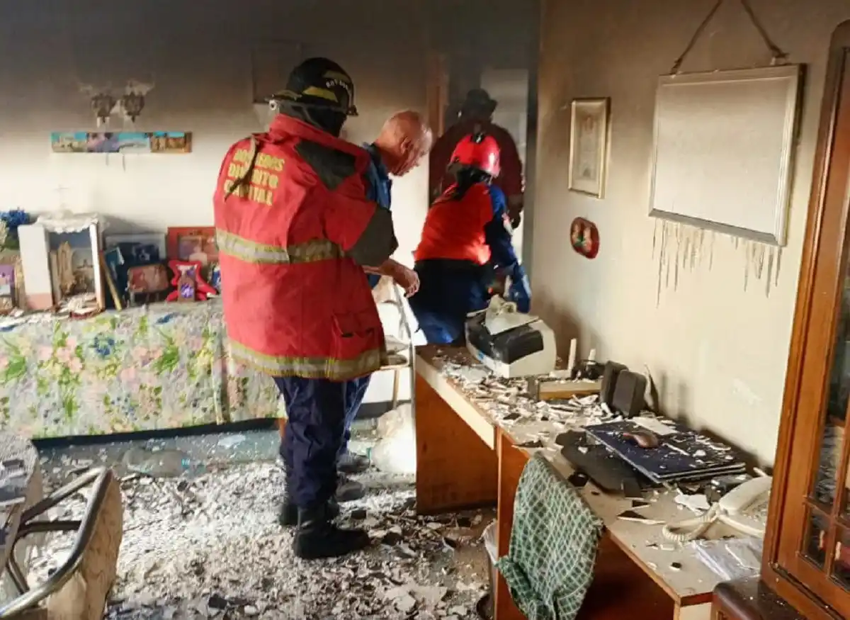 ¡UN HERIDO! SE INCENDIA APARTAMENTO frente a VTV este #21Feb