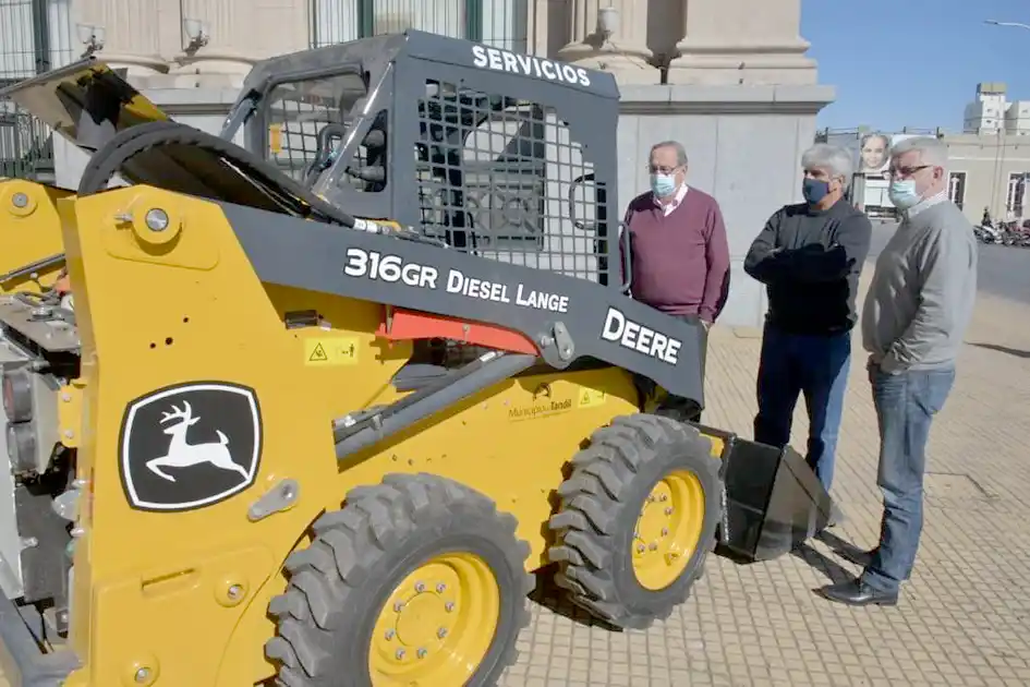 Presentaron una nueva maquinaria para la dirección de Servicios