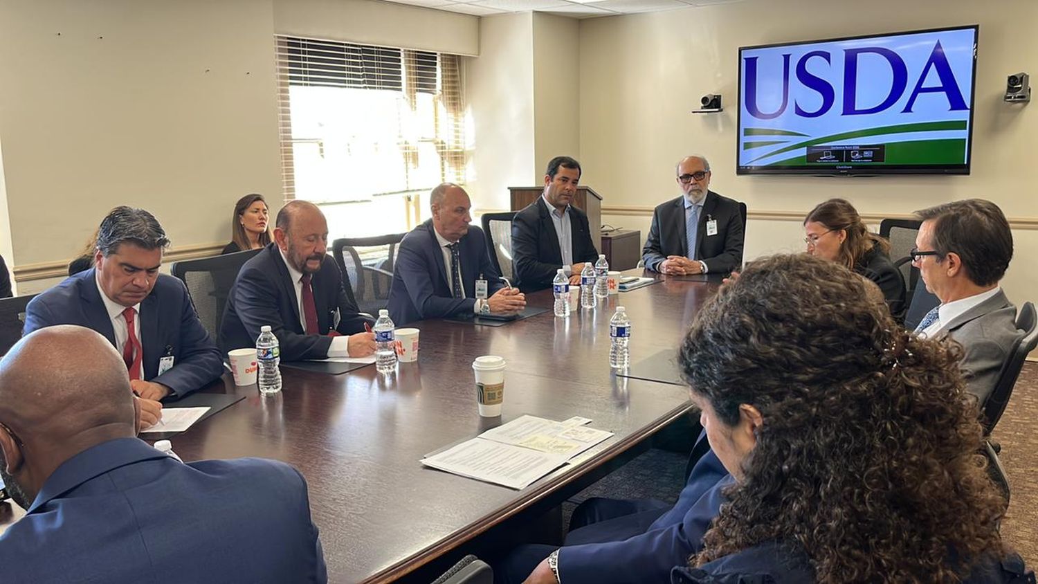 Misión EEUU: El gobernador participó de reunión con Microsoft y la USDA