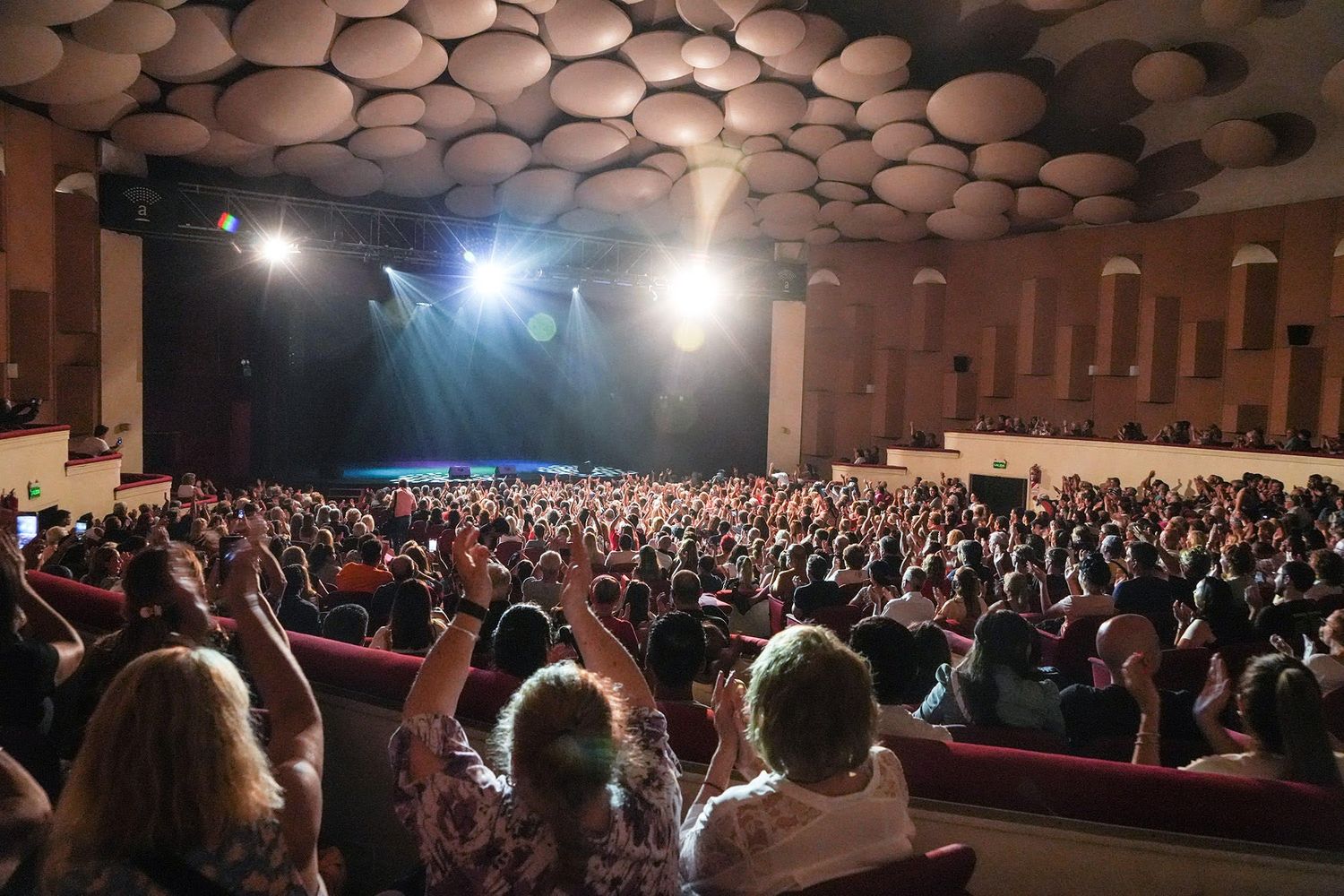 El Auditorium apareció mencionado junto a otros grandes teatros del país.