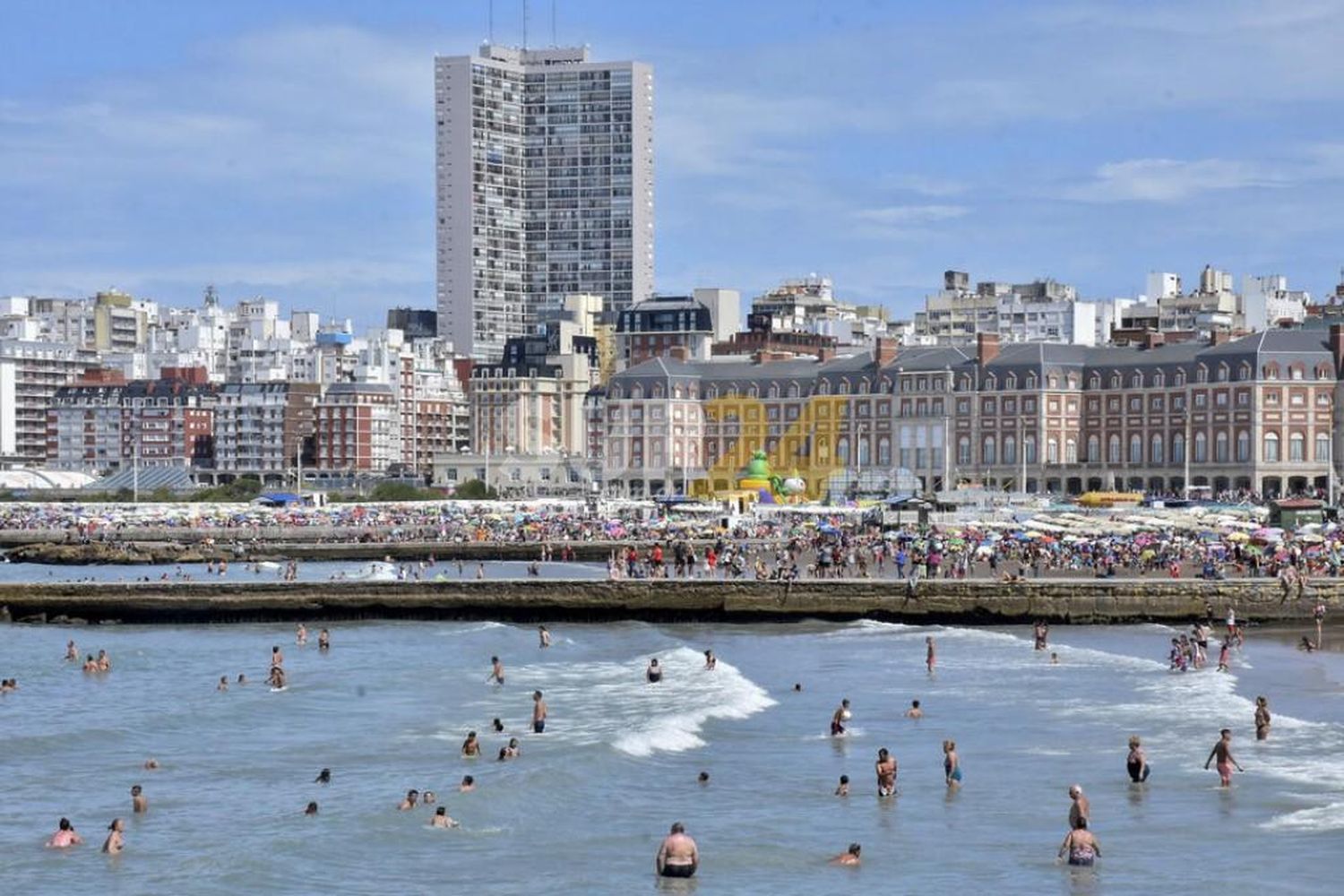 Mar del Plata: salió del boliche, se metió al mar y murió ahogado