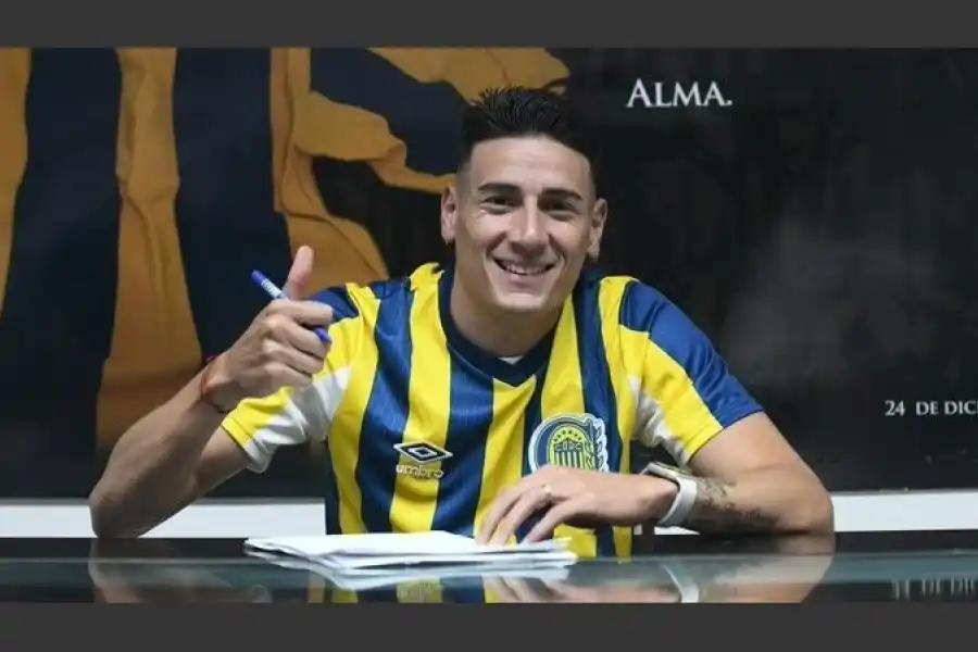 Mauricio Martínez firmó su vuelta a Central y es el tercer refuerzo: "Vamos a defender estos colores como se debe"