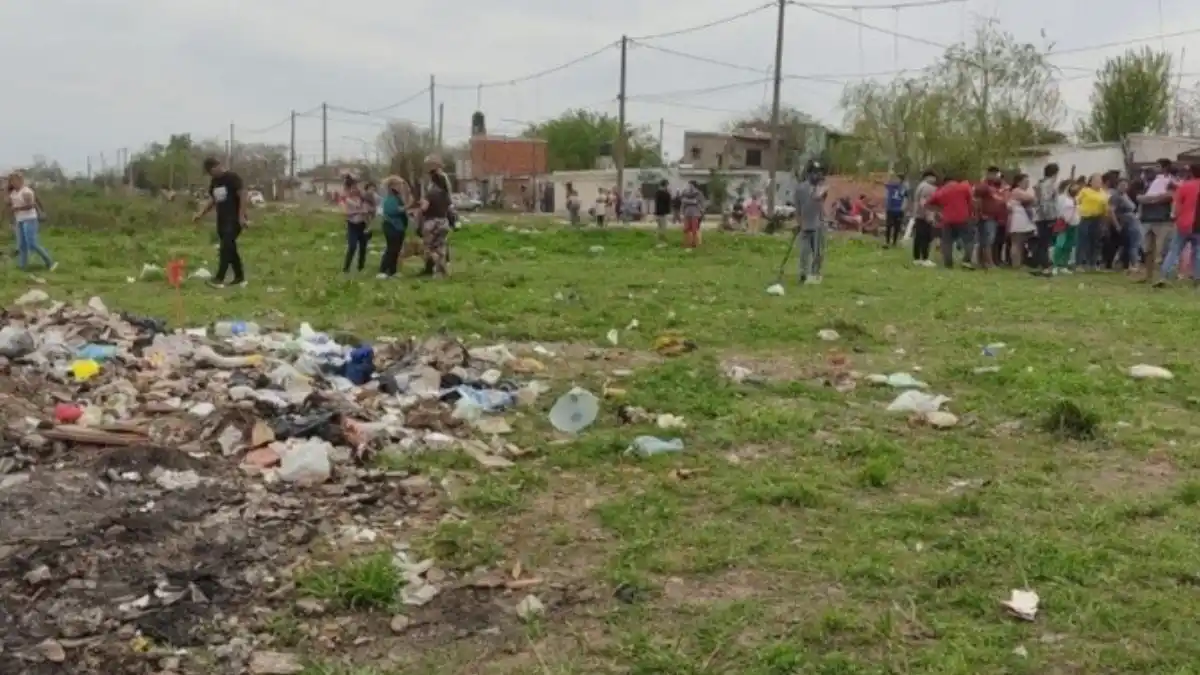 Unas 50 familias fueron desalojadas de un terreno usurpado en Pérez