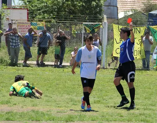 Sub 16: Unión pasó por encima a Defensores y gritó campeón en el Oeste