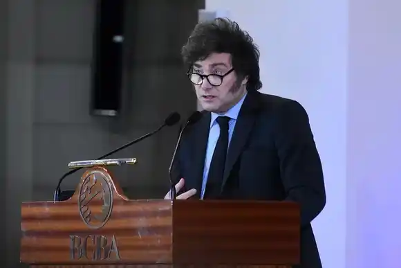 Milei en la Bolsa de Comercio: “Voy a vetar todas las leyes de los degenerados fiscales”