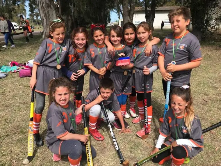 Escuelita de hockey participó en un encuentro en Tres Arroyos