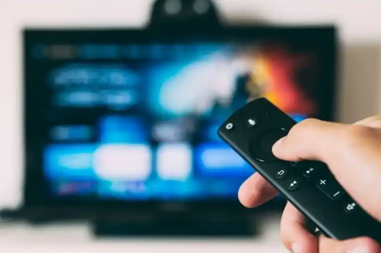 Autorizan dos subas para la telefonía, internet y televisión: de cuánto serán