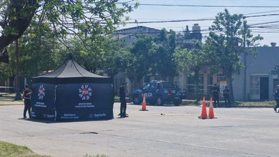 Un motocilista murió al chocar contra un camión en la ciudad de Santa Fe
