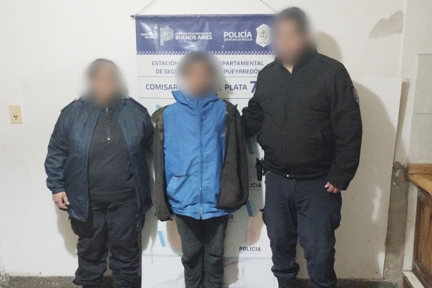 Se le secuestraron una punta de armado casero y un destornillador tipo paleta, herramientas presuntamente utilizadas para cometer el ilícito.