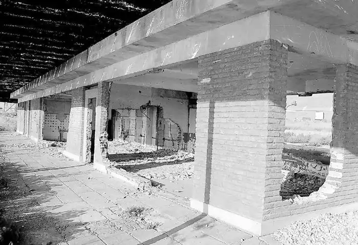 Con puente, también cayó el apeadero