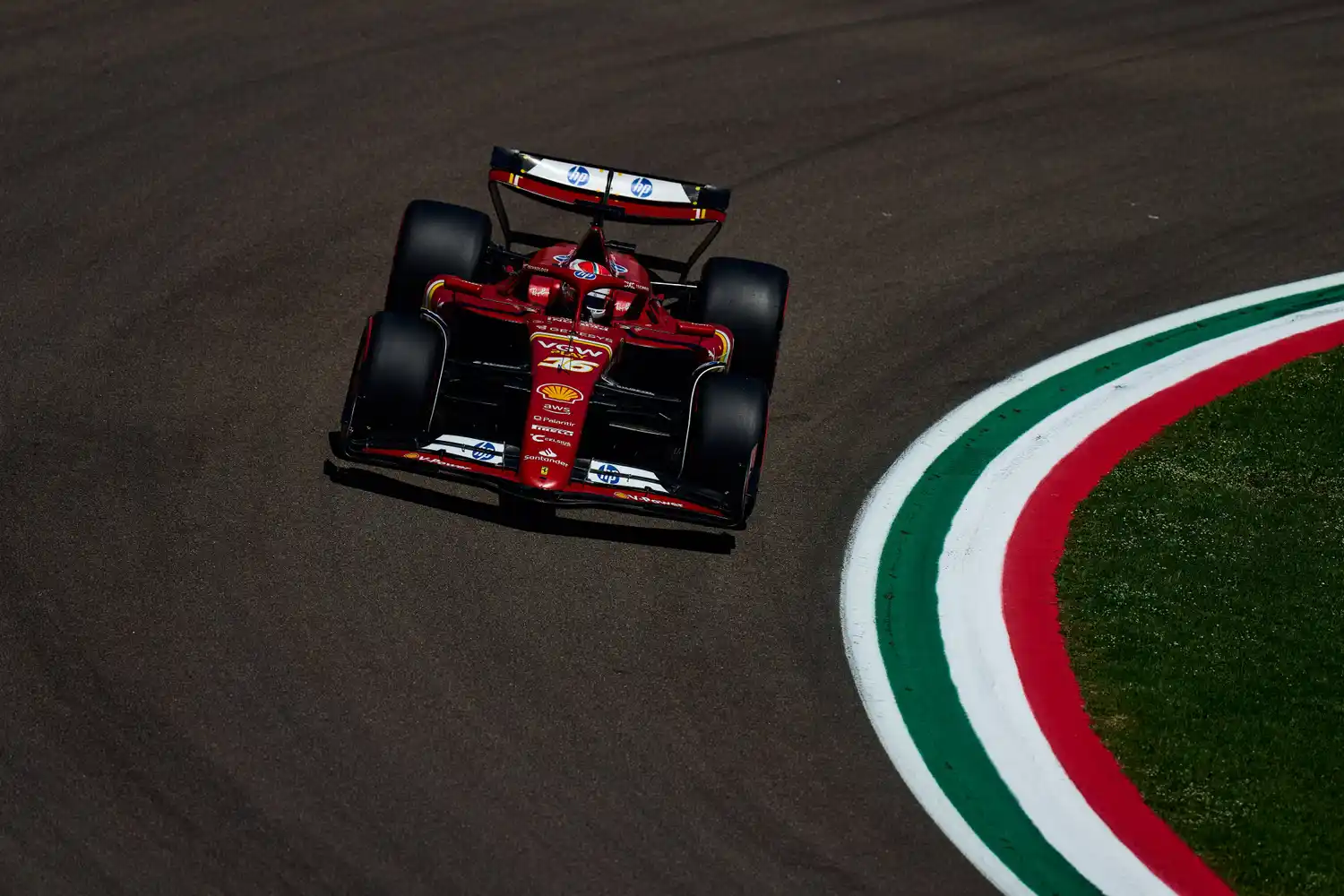 Leclerc lideró las pruebas libres