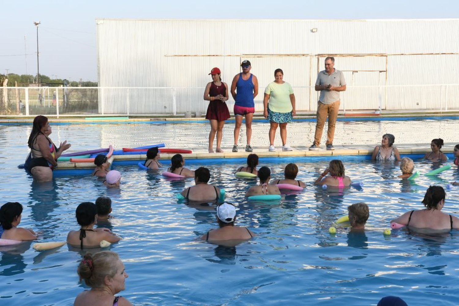 Yoga y natación para adultos: "Esta propuesta tiene como objetivo principal cuidar la salud de todos los que asisten"