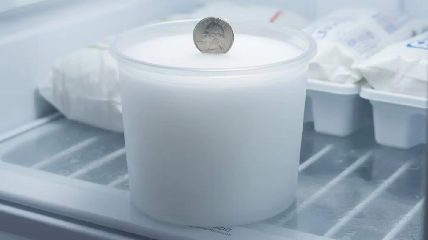 En qué consiste el truco de la moneda en el freezer