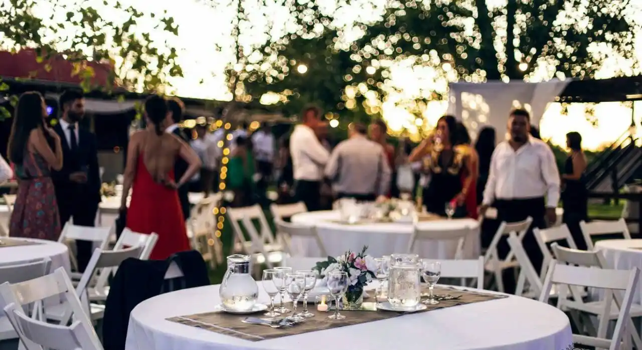 Autorizaron eventos con hasta 100 personas: qué dice el protocolo