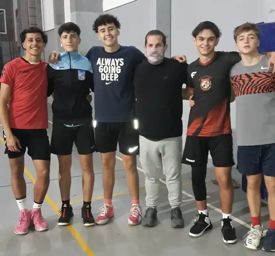 Agustín Lapuyade, Estéfano Brutti, Octavio Núñez, Eduardo Gallardo, Matías Molinero y Alejo Silva.
