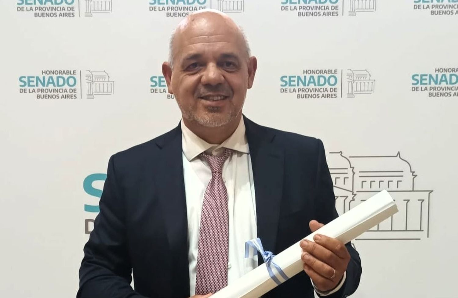 Quién es Carlos "Charlie" Curestis, el reemplazo de Pareja en el Senado bonaerense