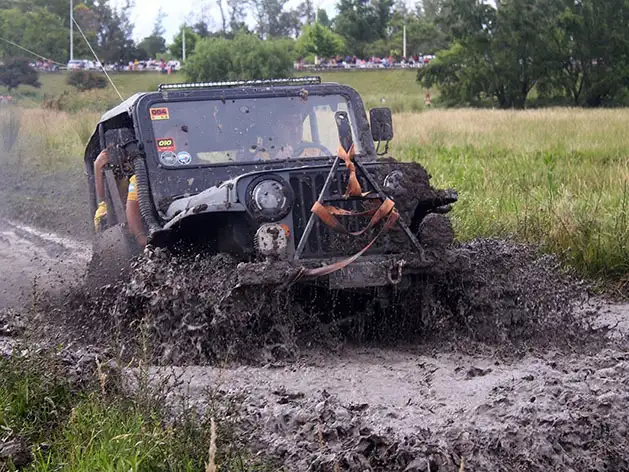 A puro barro y camaradería: Gualeguay vive el 8º Encuentro Nacional de Jeeperos
