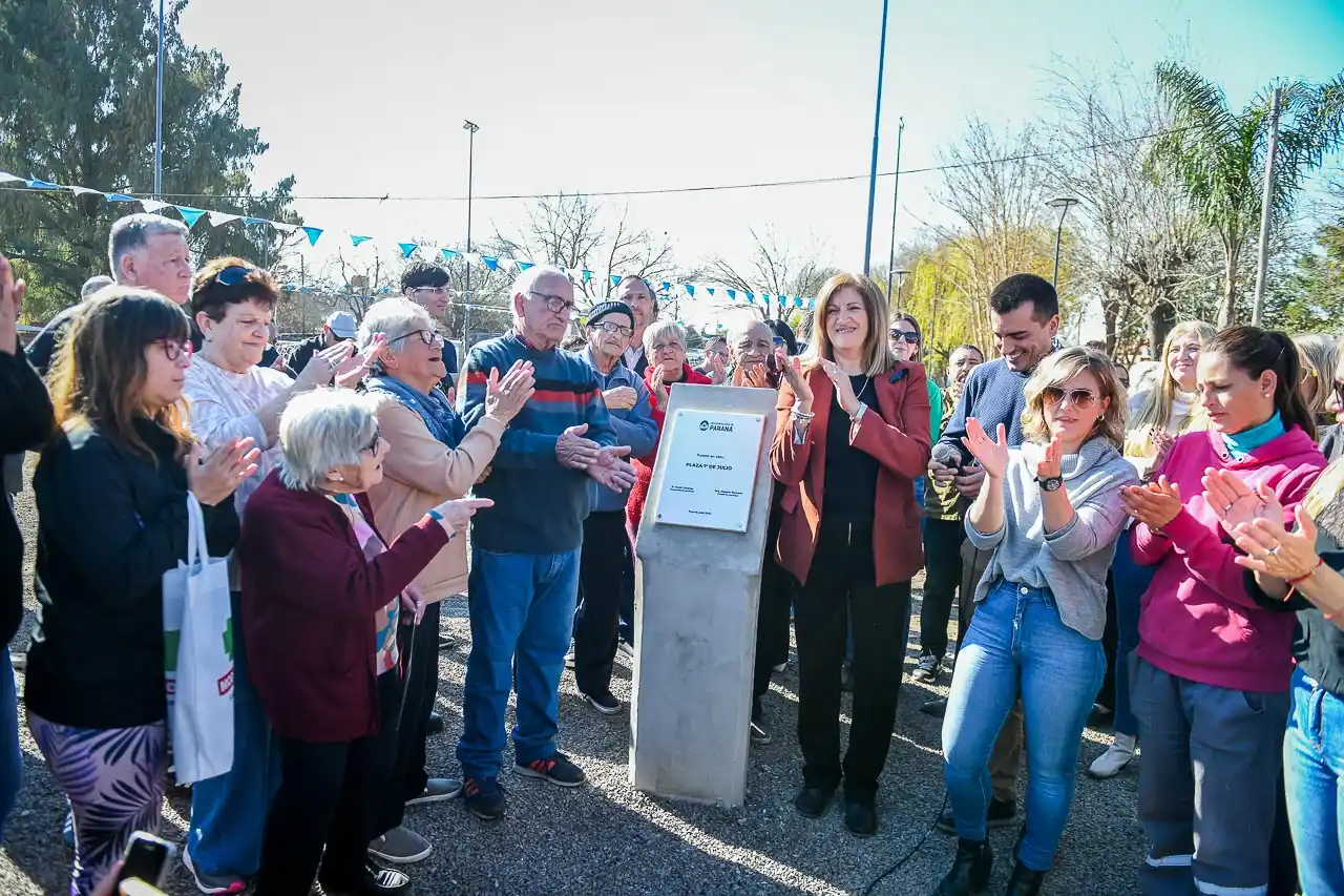 Se inauguró la obra de la renovada Plaza 1° de Julio