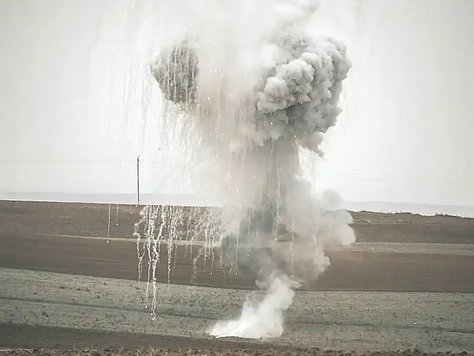 Defensores de los derechos humanos afirman que el uso de fósforo blanco es ilegal.
