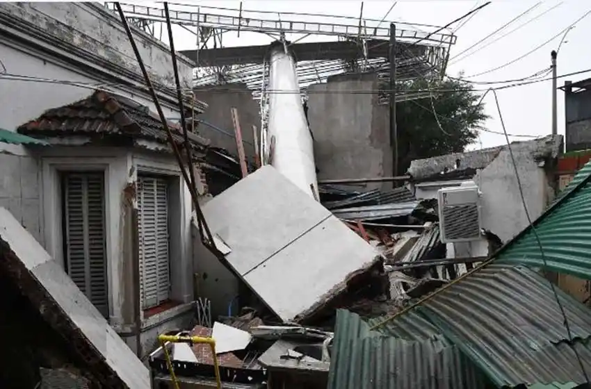 Dos personas murieron y hubo grandes destrozos por el temporal en Buenos Aires