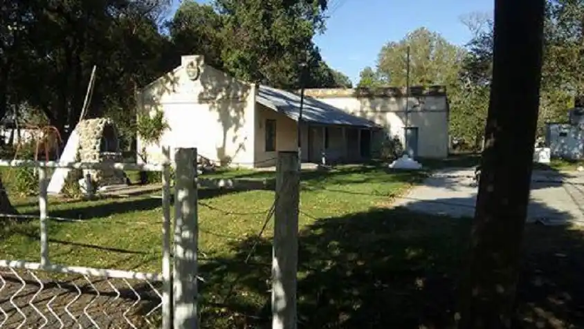 La escuela rural «Rosario Vera Peñaloza» lleva tres semanas sin clases