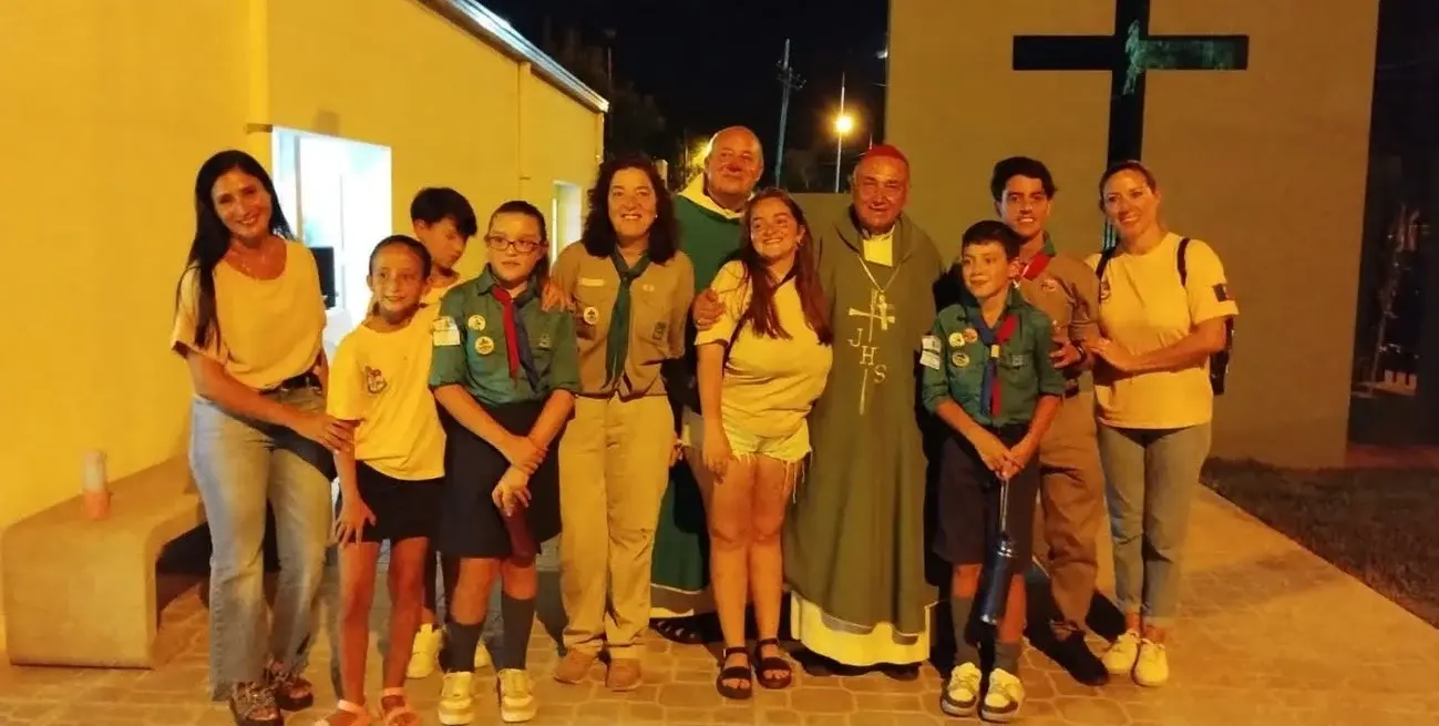 Alumnos de catequesis fueron parte de la misa de apertura del lugar. Crédito: Lorena Brizzio