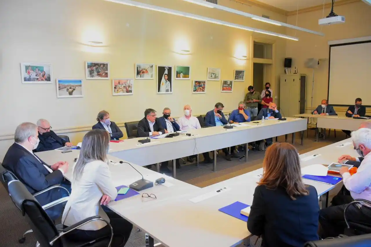 Malena Galmarini y Jaime Perzcyk se reunieron con rectores de universidades para desarrollar proyectos socio-ambientales