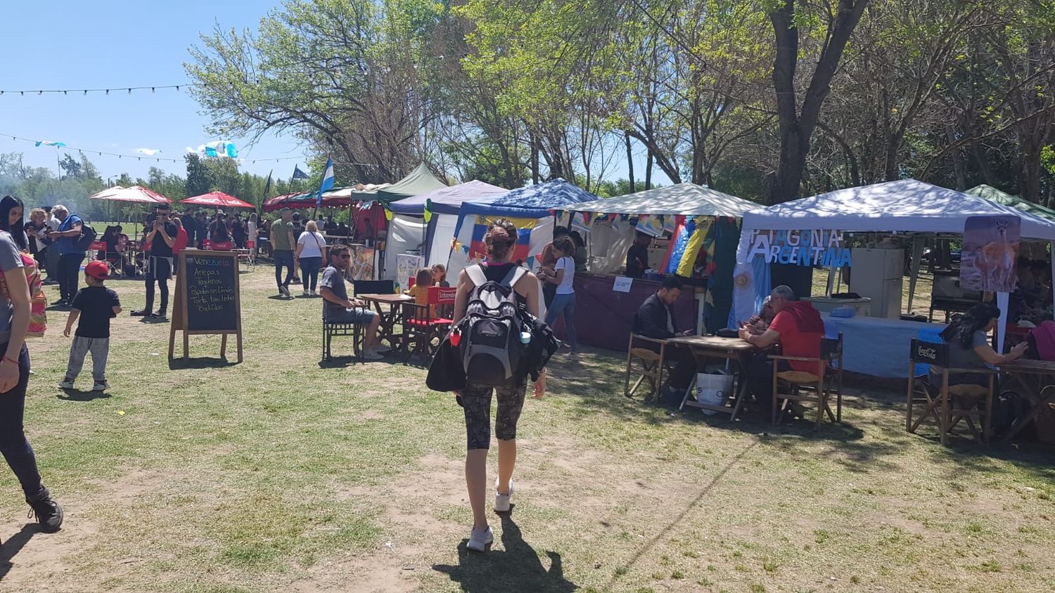 Fin de semana extralargo: alojamiento completo en San Pedro y muchas ventas en la Fiesta de las Colectividades