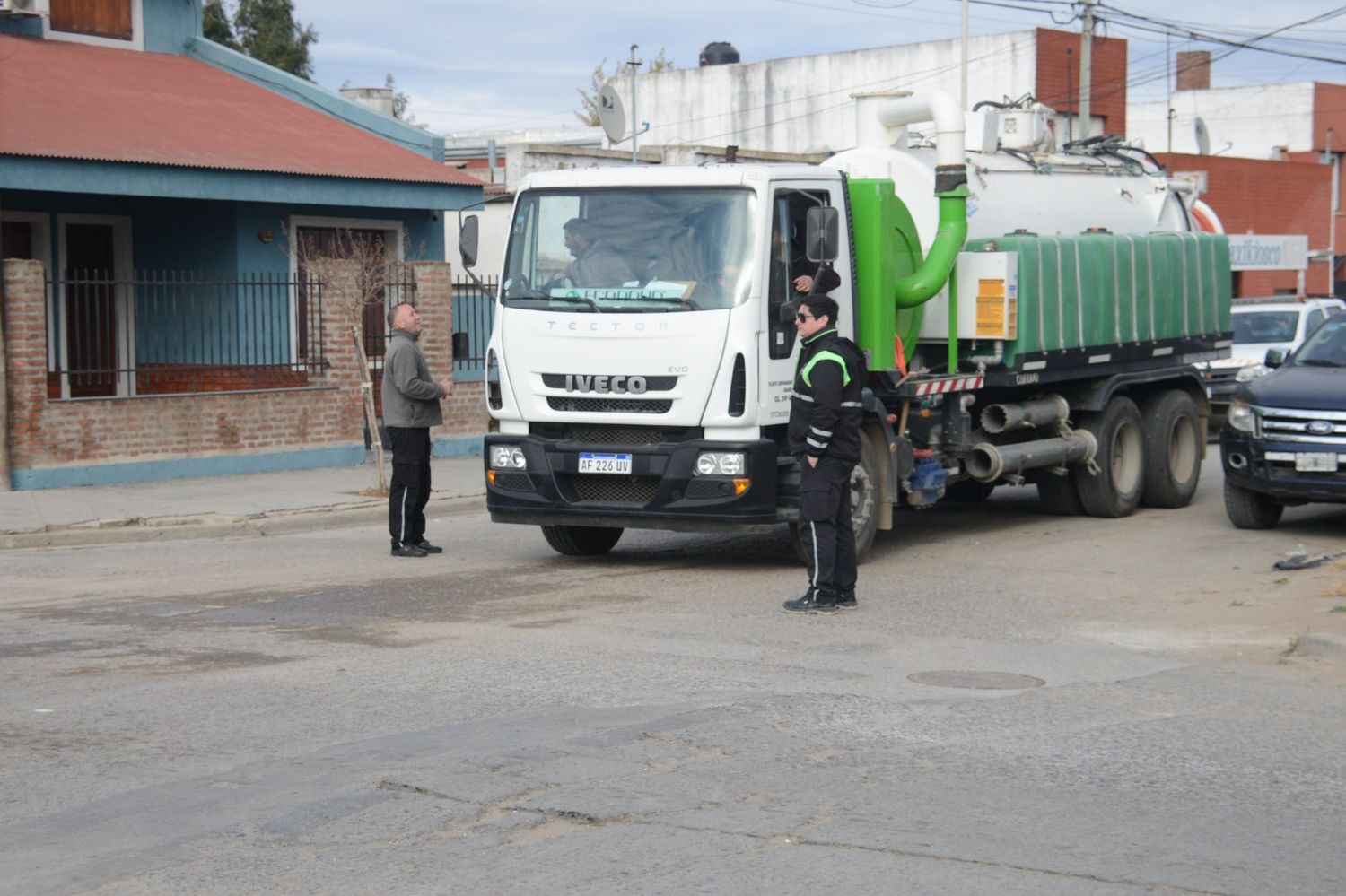 El operativo de concientización en Ijurco. El Municipio aplicó la mano única sancionada por ordenanzas de hace 23 y 7 años.