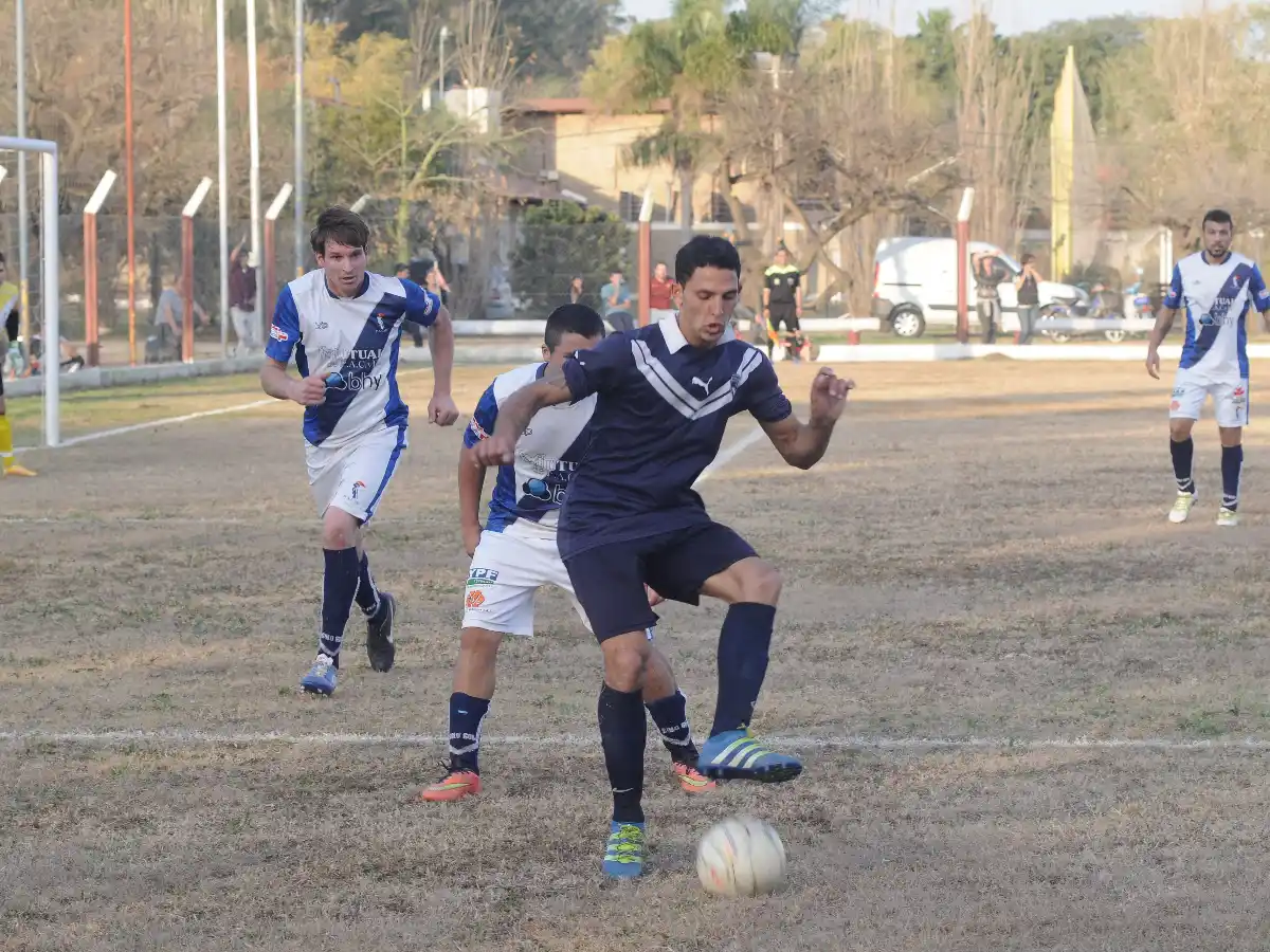 Festejó con el overol puesto