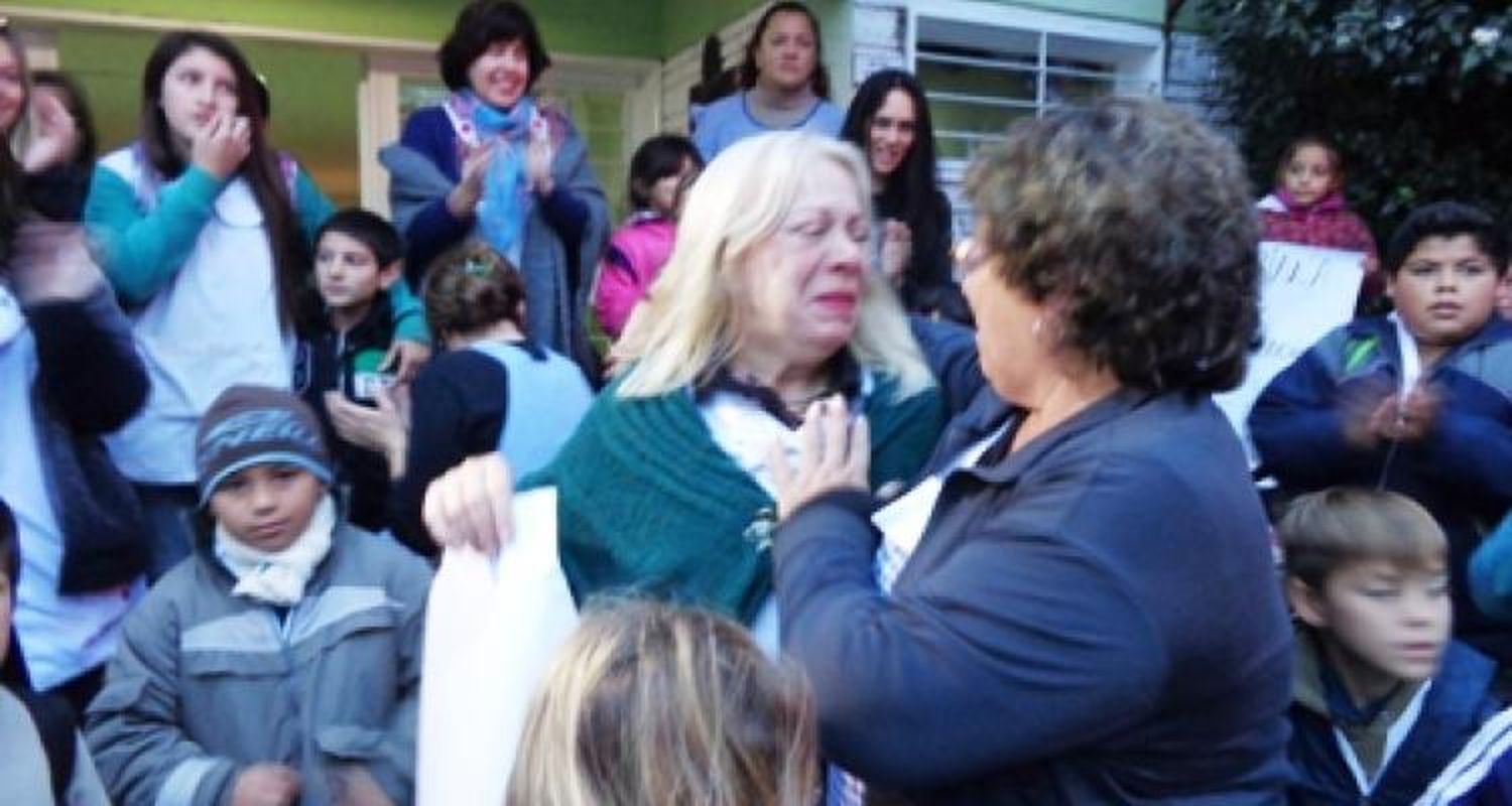 Emotiva despedida a Mariana Bennazar en la Escuela 7